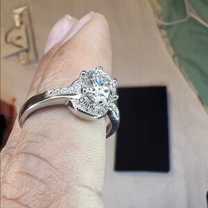 Elegant Silver Moissanite Diamond Ring Sz 9